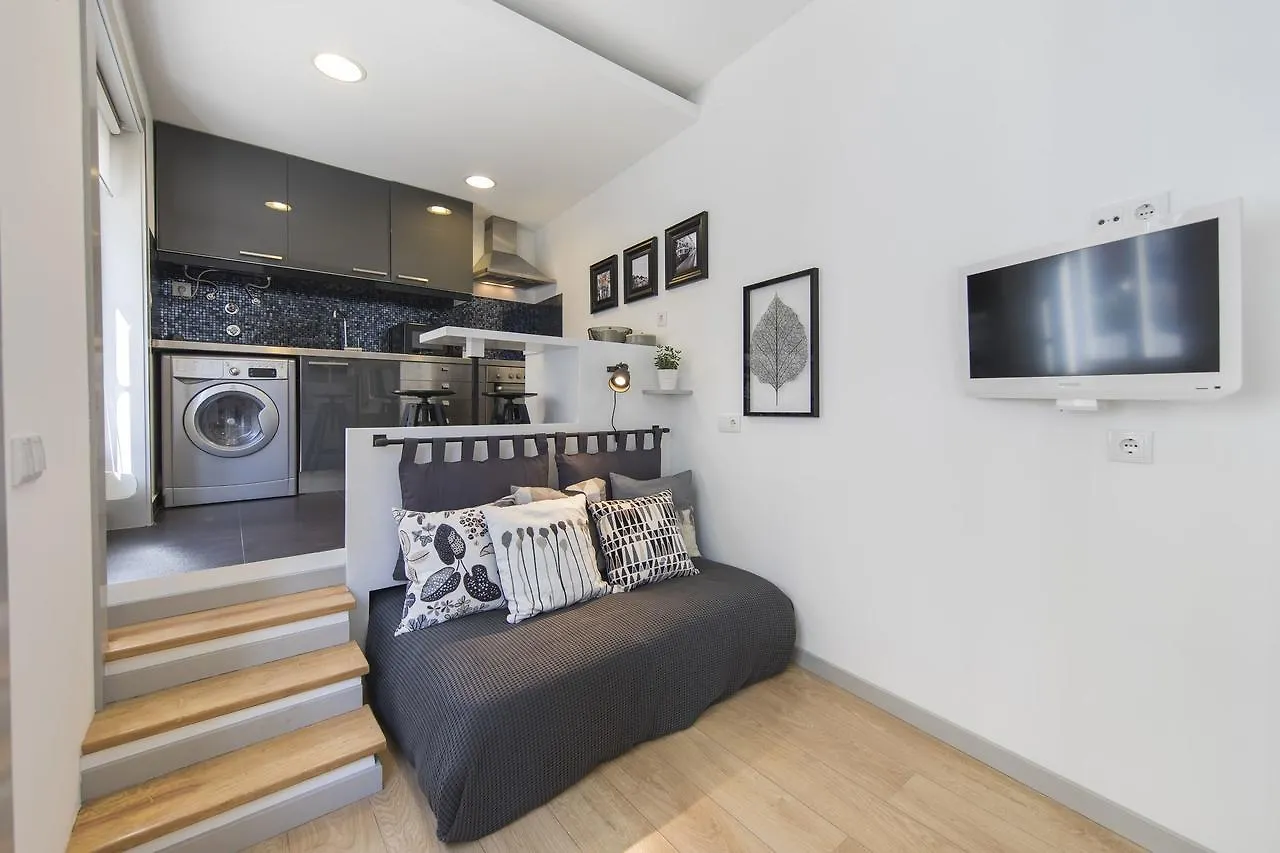 Lovelystay Saudade Studio Lisbon'S Narrowest Building פורטוגל