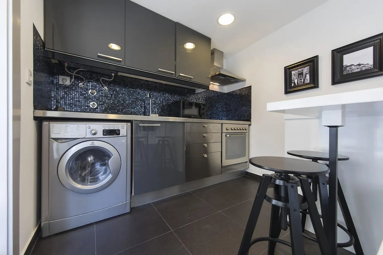 Apartment Lovelystay Saudade Studio Lisbon'S Narrowest Building