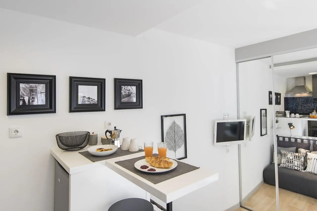 Apartment Lovelystay Saudade Studio Lisbon'S Narrowest Building