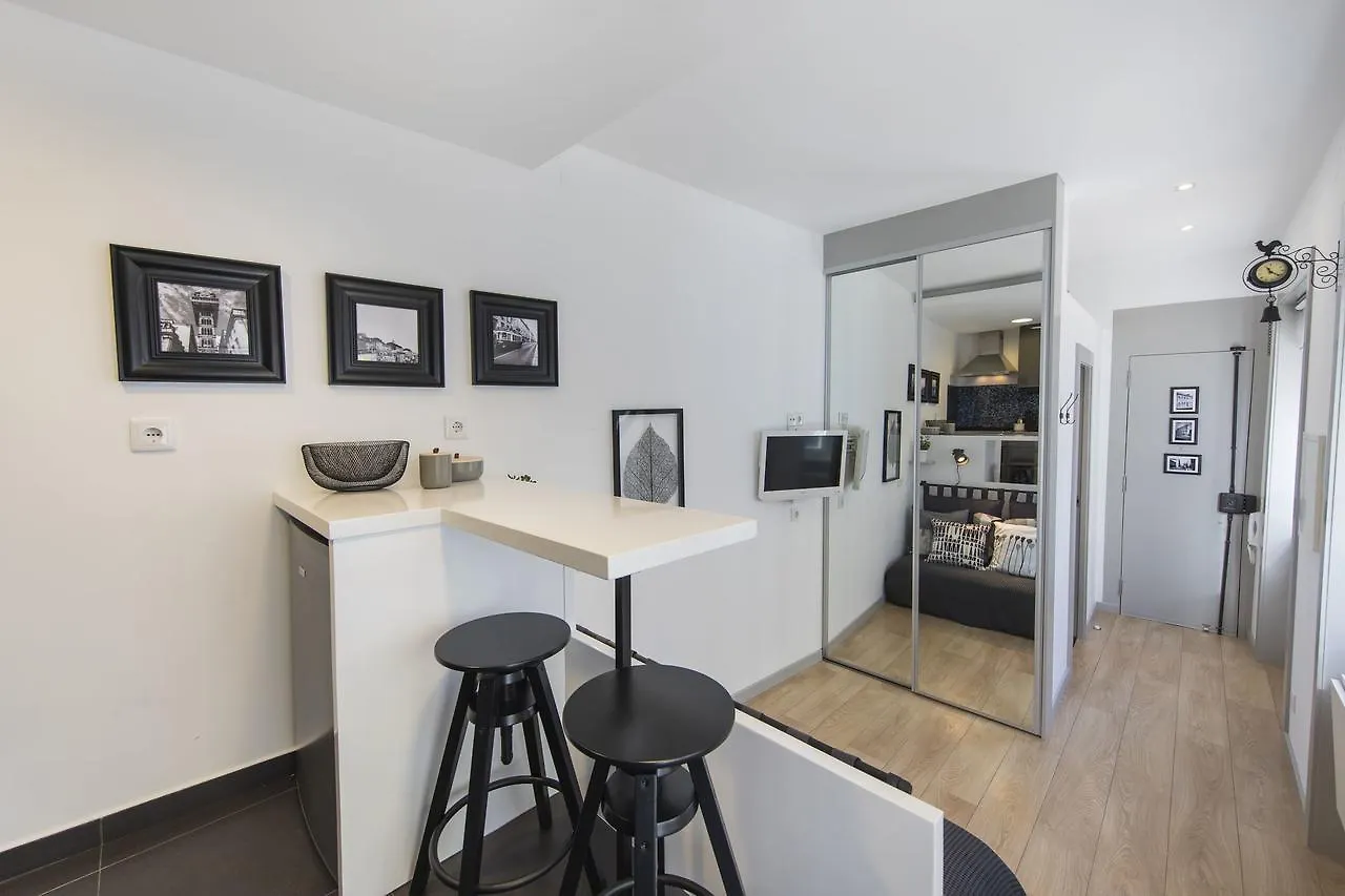 Apartment Lovelystay Saudade Studio Lisbon'S Narrowest Building